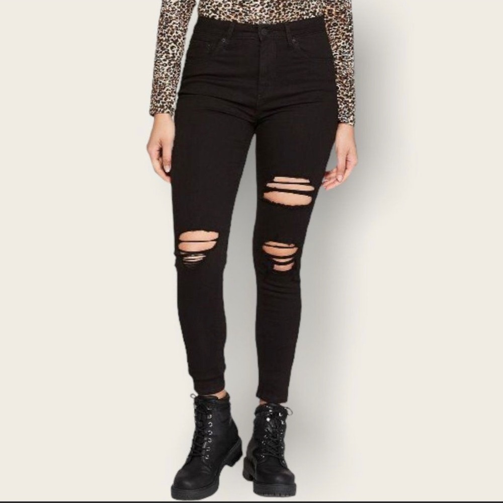 Wild Fable High Rise Distressed Jeans✨